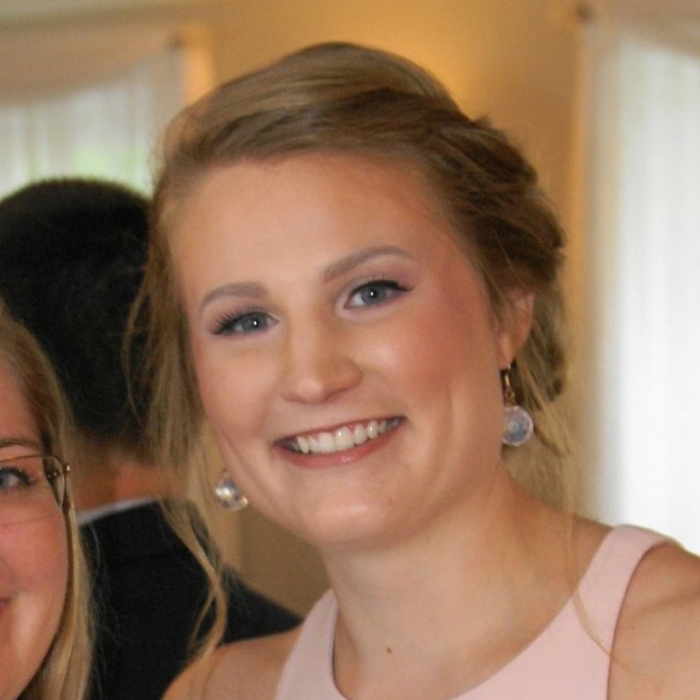 Meet your Posher, Alexandra